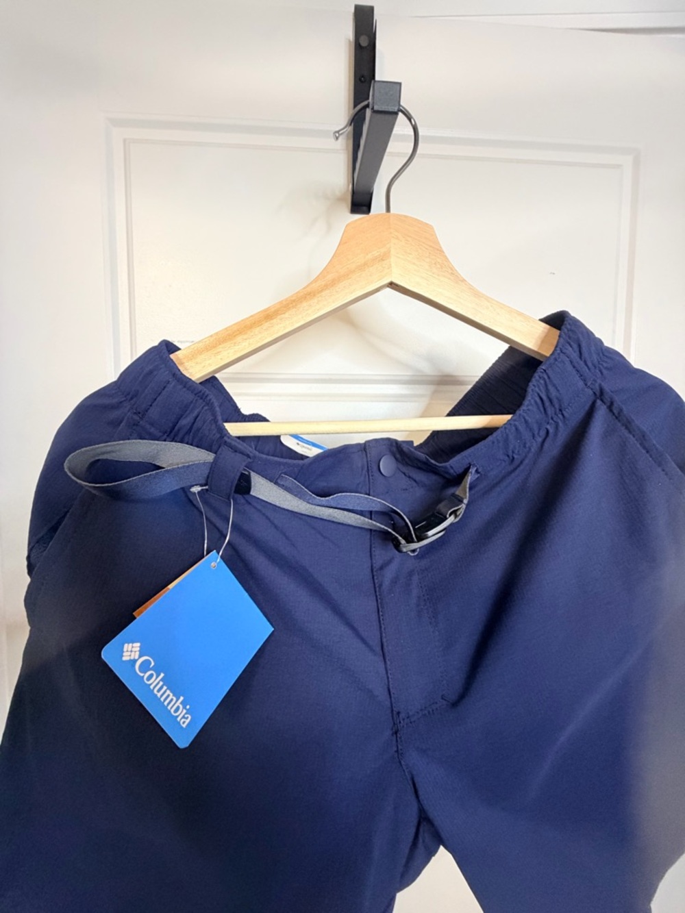 Columbia Navy Blue Outdoor Performance Shorts - Picture 4 of 5